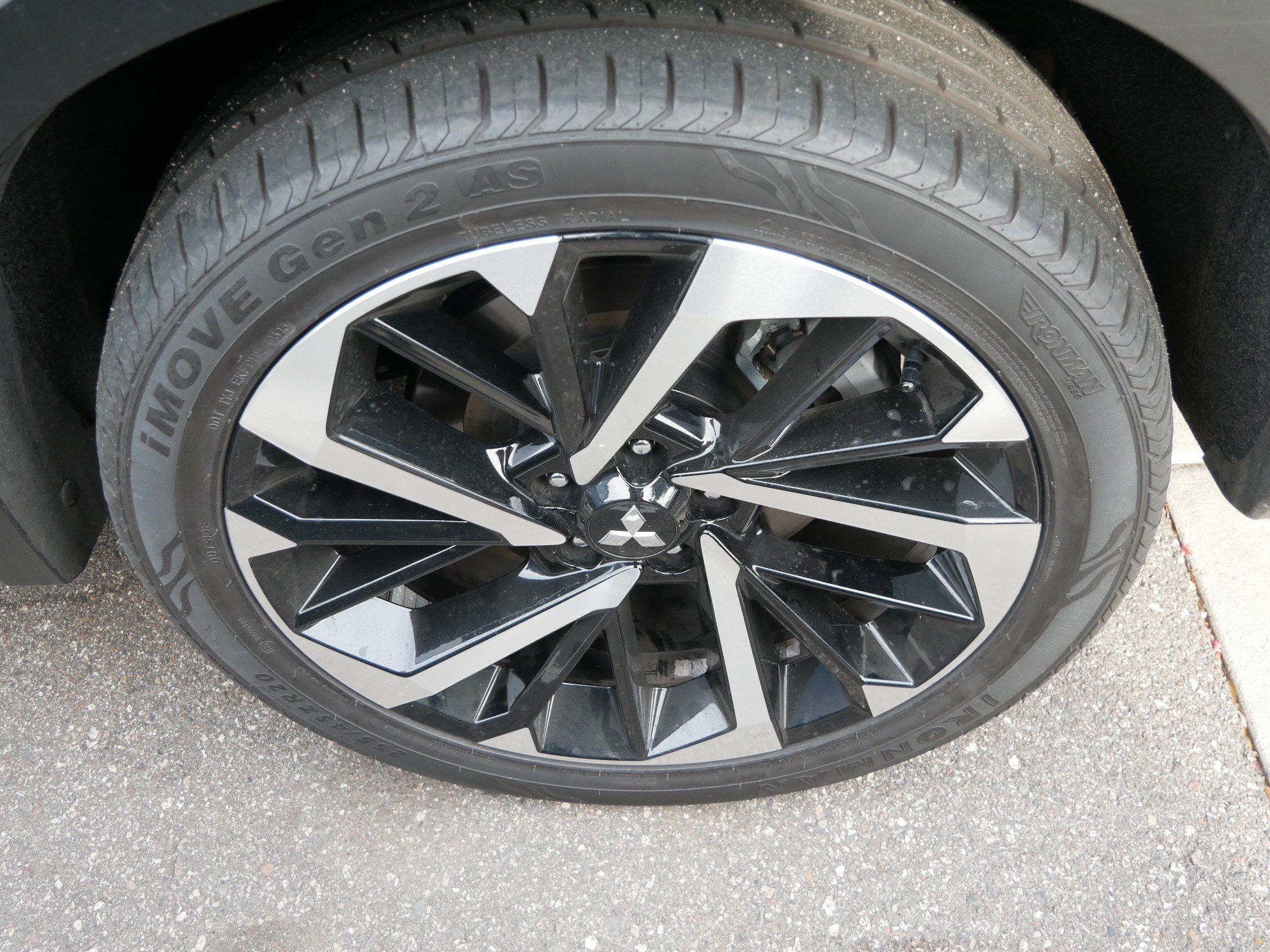 Used 2024 Mitsubishi Outlander SE image 5