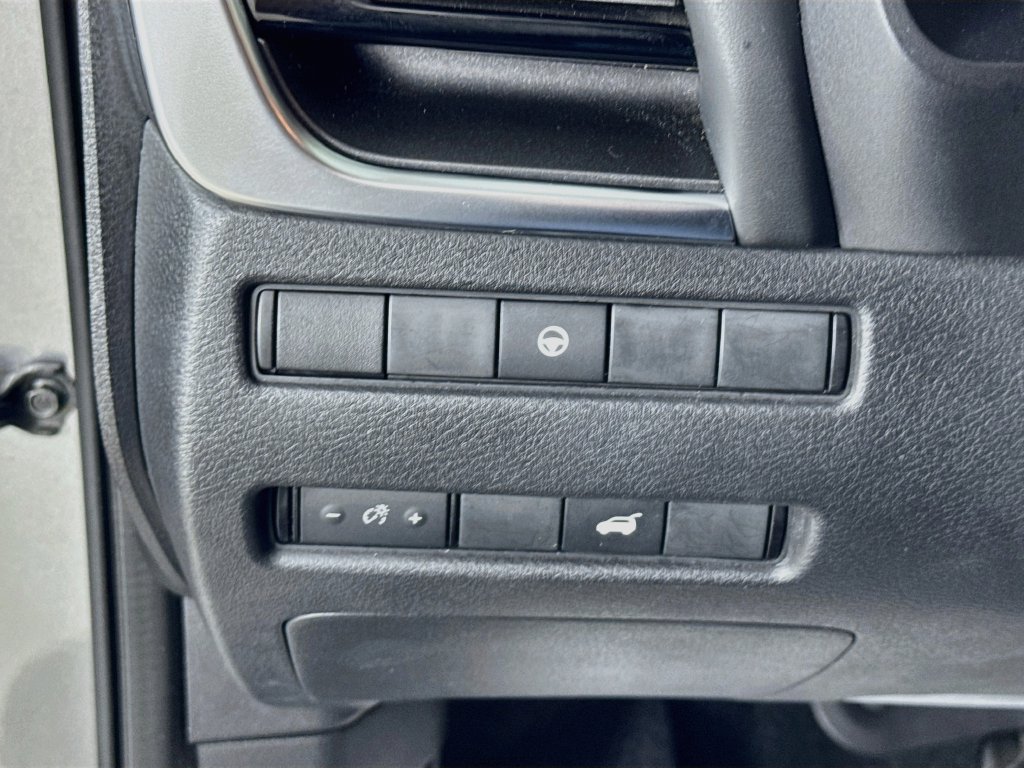 Used 2021 Nissan Rogue SV w/ Premium Package FWD image 10