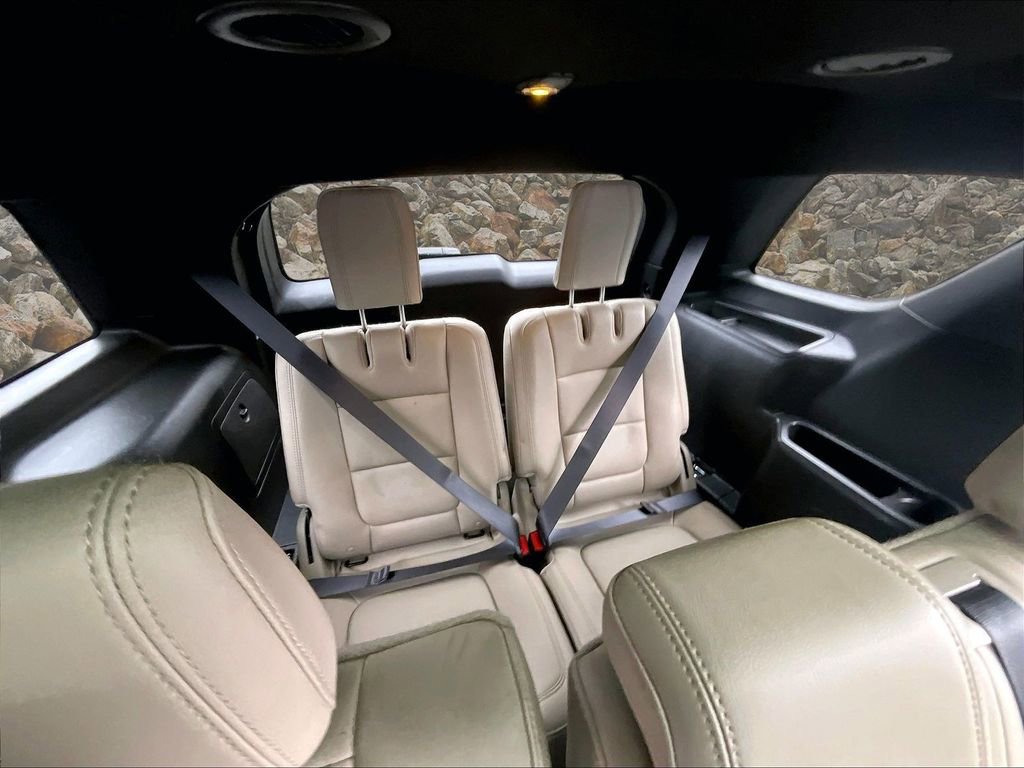 Used 2014 Ford Explorer XLT w/ Equipment Group 202A AWD/4WD image 25