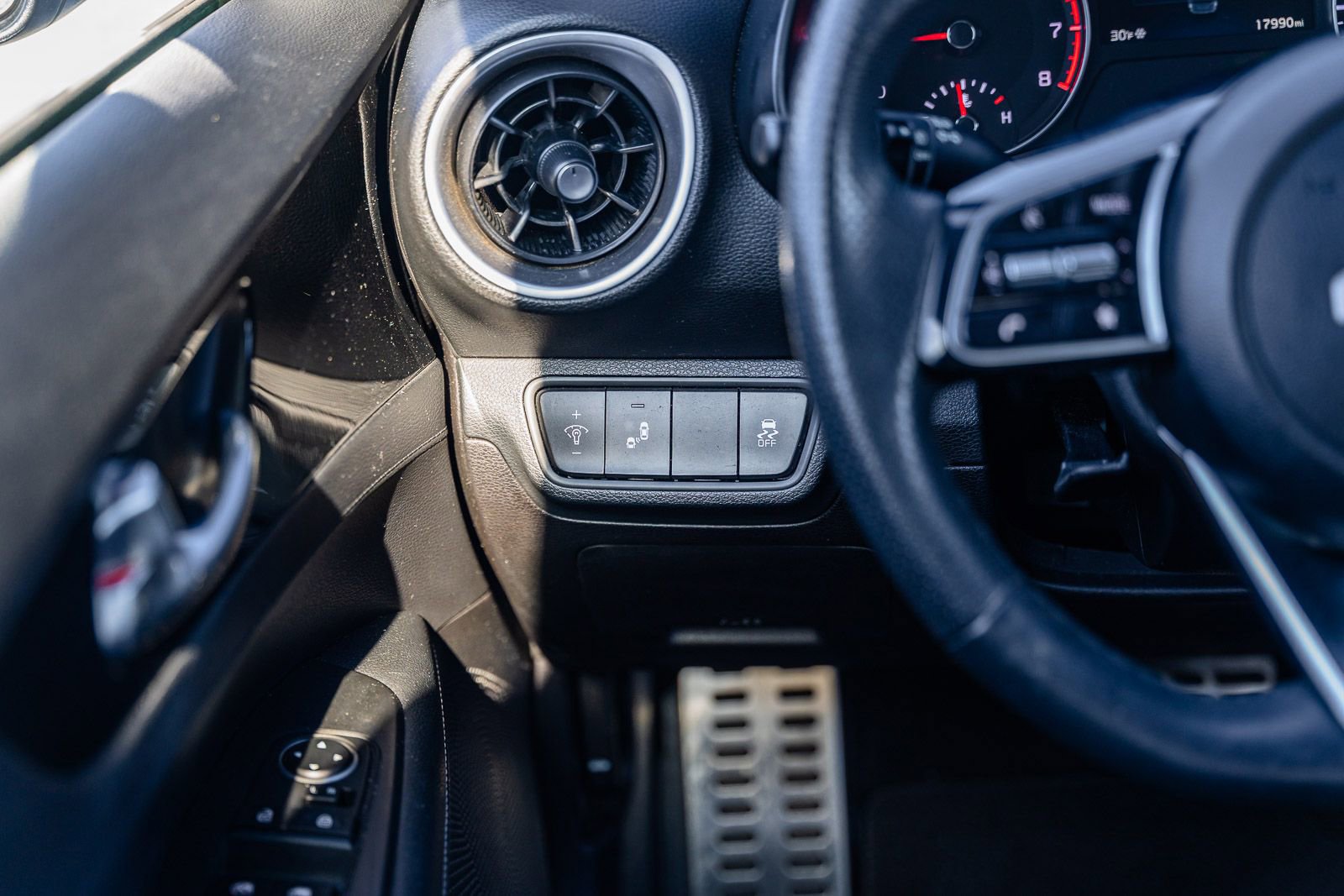 Used 2023 Kia Forte GT-Line image 24