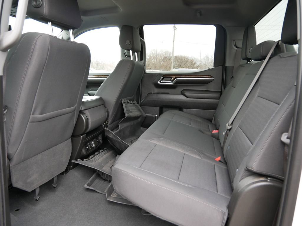 Used 2023 GMC Sierra 1500 SLE AWD/4WD image 16