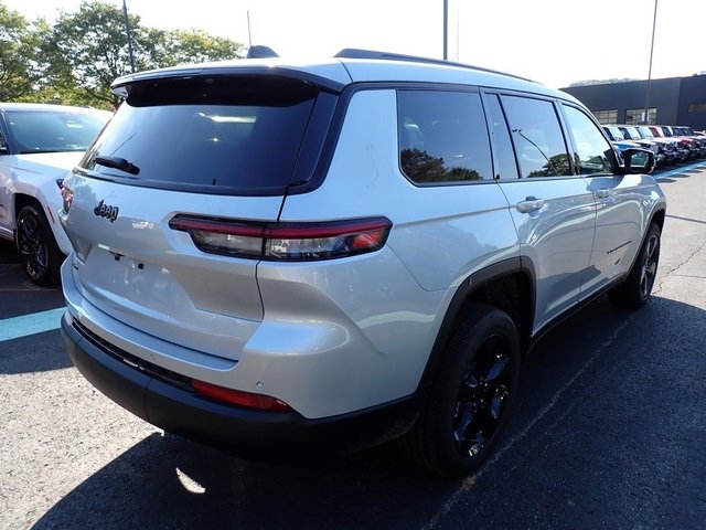 New 2025 Jeep Grand Cherokee L Altitude image 6