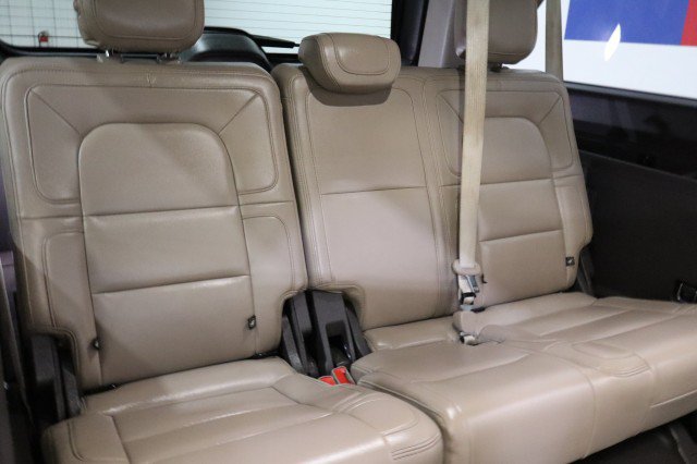 Used 2022 Lincoln Navigator L Reserve RWD image 11