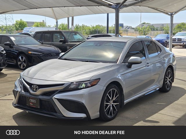Used 2021 Toyota Camry SE FWD image 1