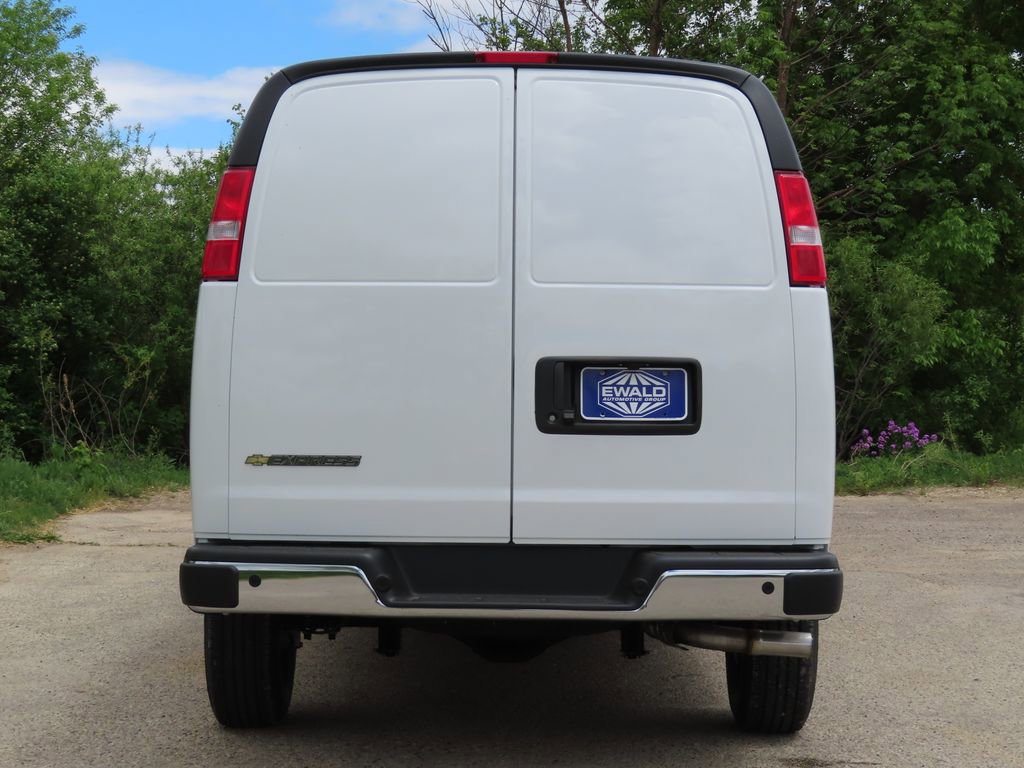 New 2026 Chevrolet Express 3500 Extended w/ Driver Convenience Package RWD image 15