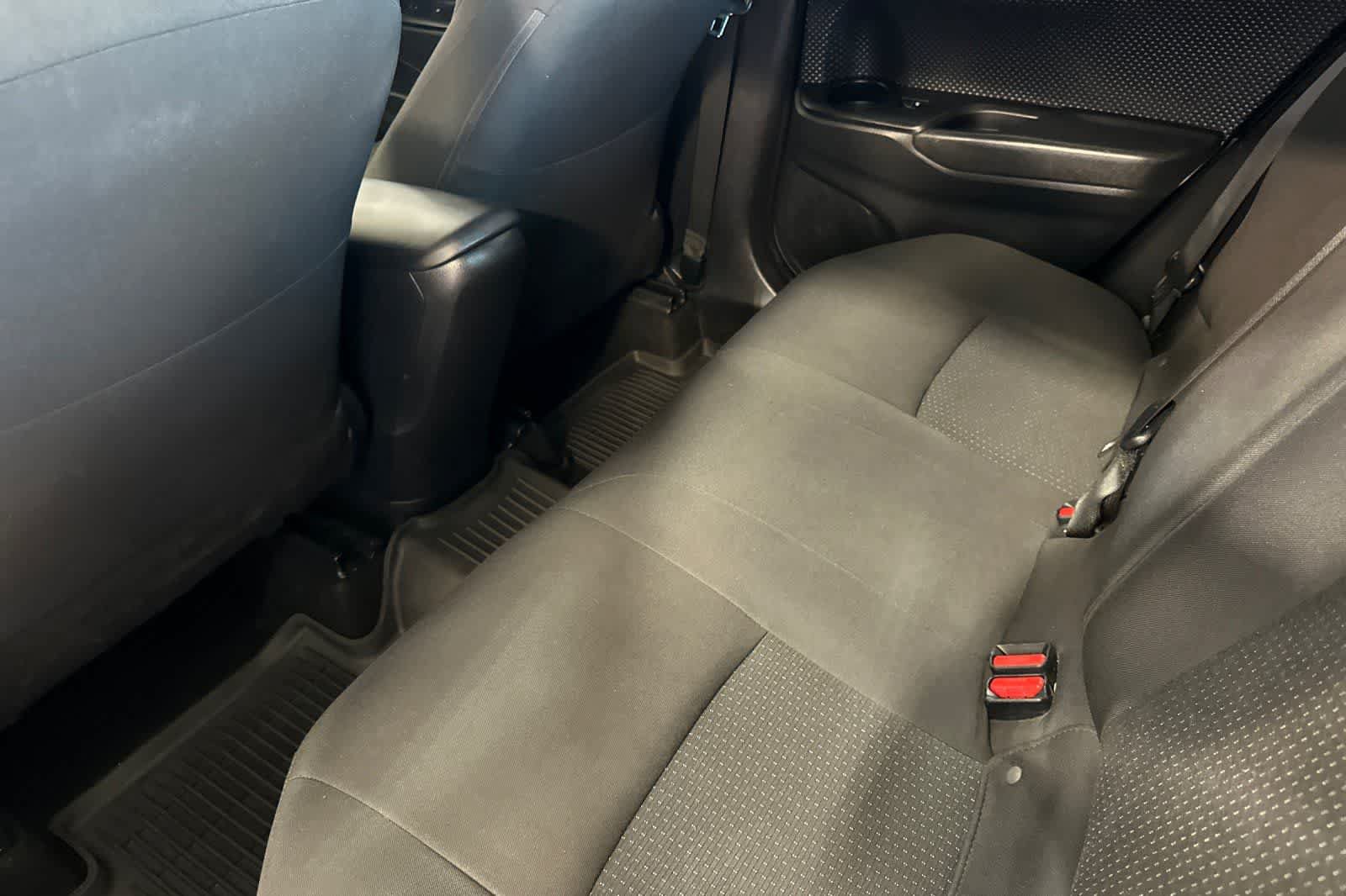 Used 2018 Toyota C-HR XLE FWD image 5