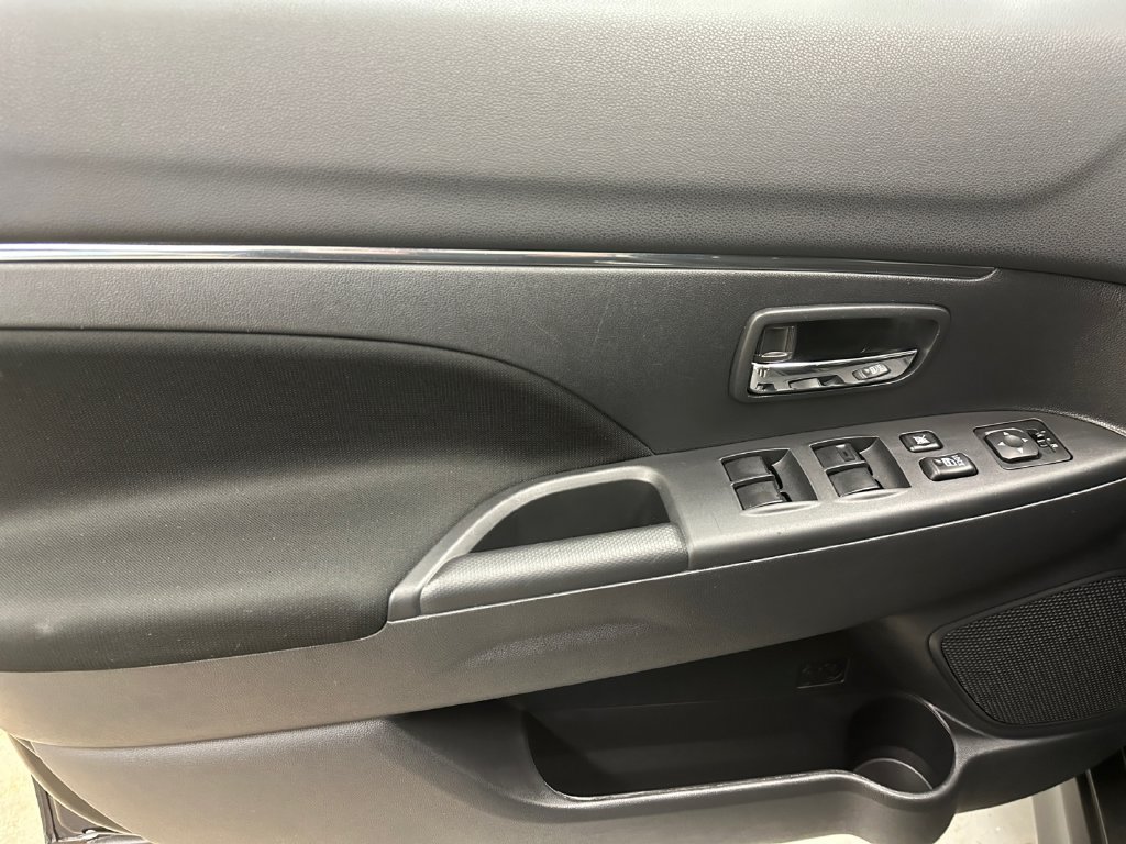Used 2026 Mitsubishi Outlander Sport ES AWD/4WD image 16