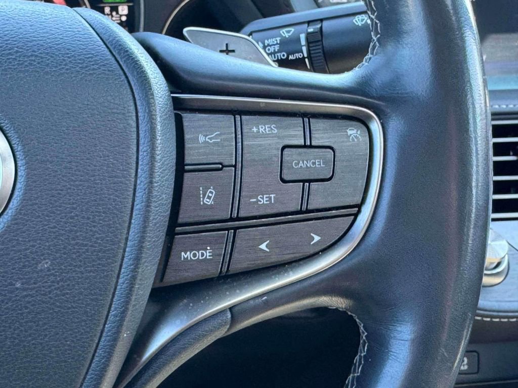 Used 2018 Lexus LS 500h AWD image 26