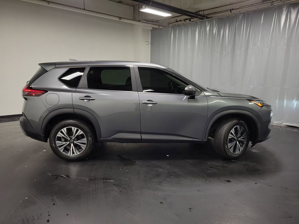 Used 2023 Nissan Rogue SV image 9