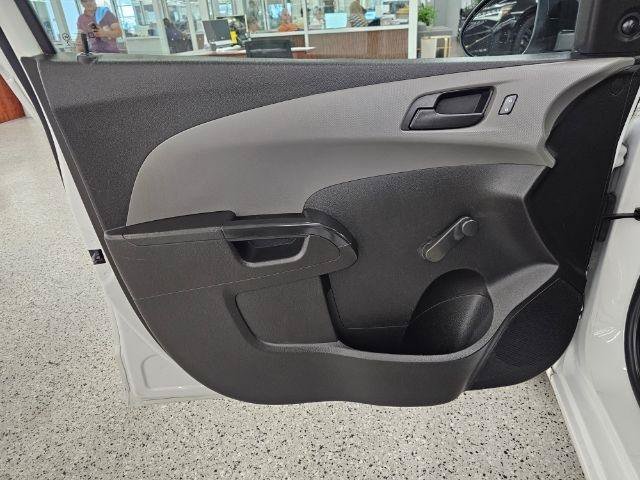 Used 2018 Chevrolet Sonic LT FWD image 22