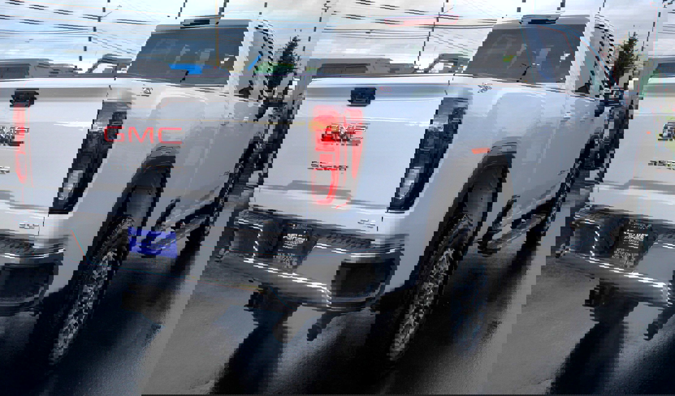 Used 2025 GMC Sierra 3500 SLE w/ SLE Value Package image 5