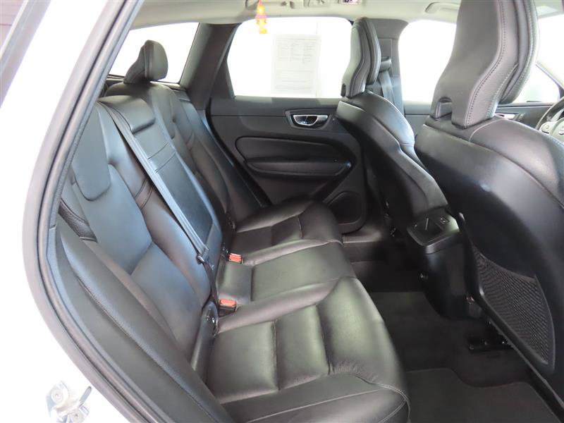Used 2020 Volvo XC60 T6 Momentum w/ Protection Package Premier AWD/4WD image 36