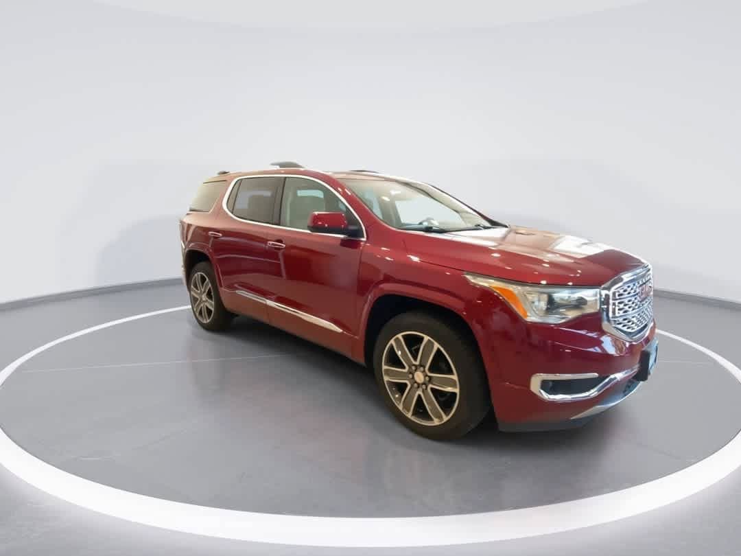 Used 2019 GMC Acadia Denali w/ Technology Package AWD/4WD image 2