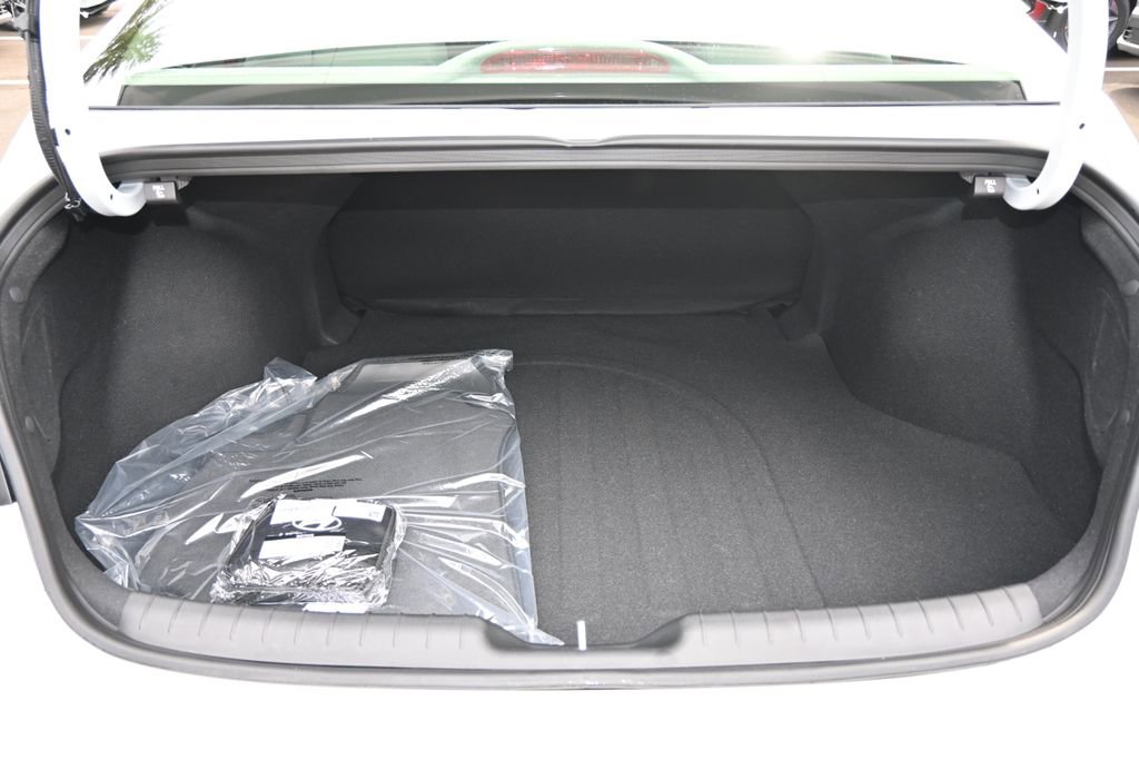 New 2026 Hyundai Elantra Sport FWD image 7