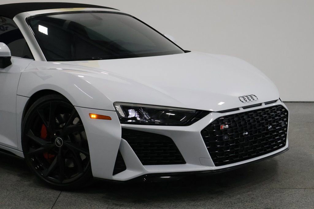 Used 2021 Audi R8 V10 w/ Premium Package RWD image 3