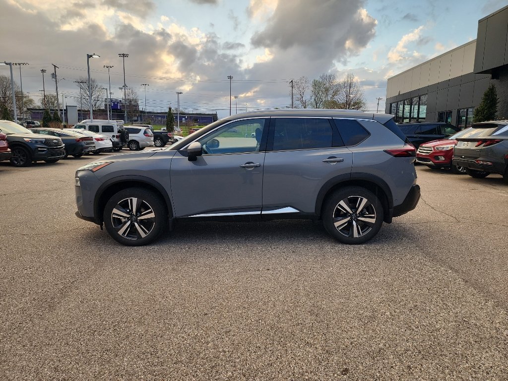 Used 2023 Nissan Rogue SL w/ SL Premium Package image 4