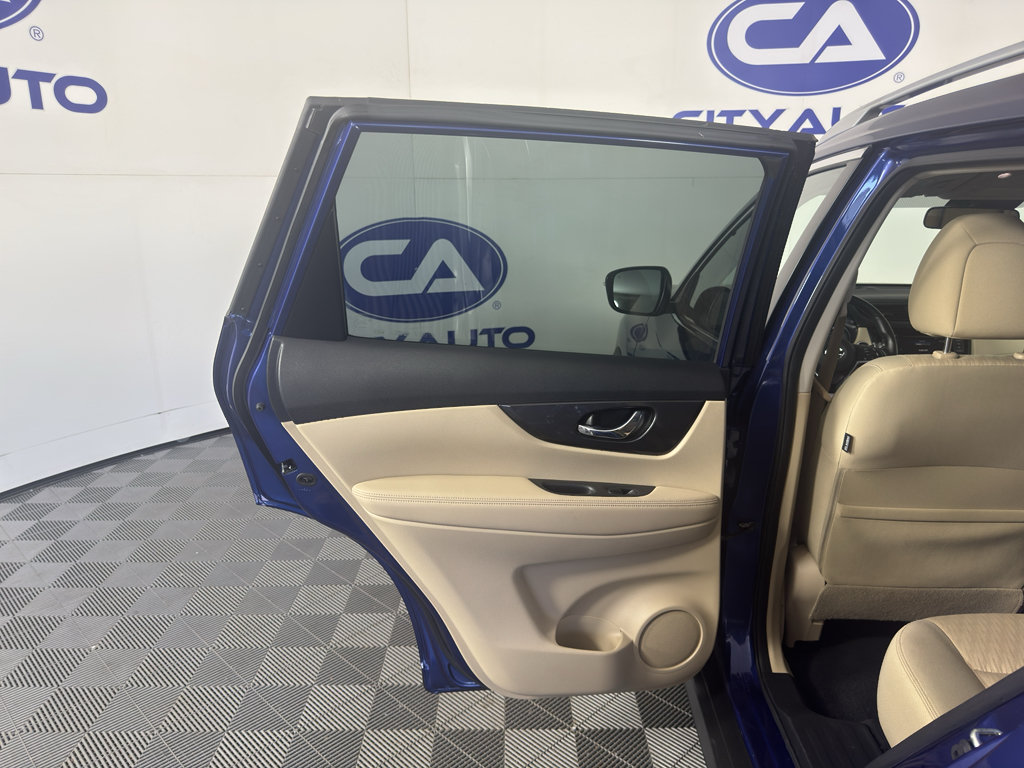 Used 2020 Nissan Rogue SV AWD/4WD image 30
