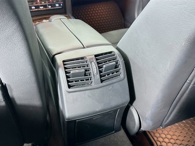 Used 2016 Mercedes-Benz E 400 4MATIC Sedan image 28