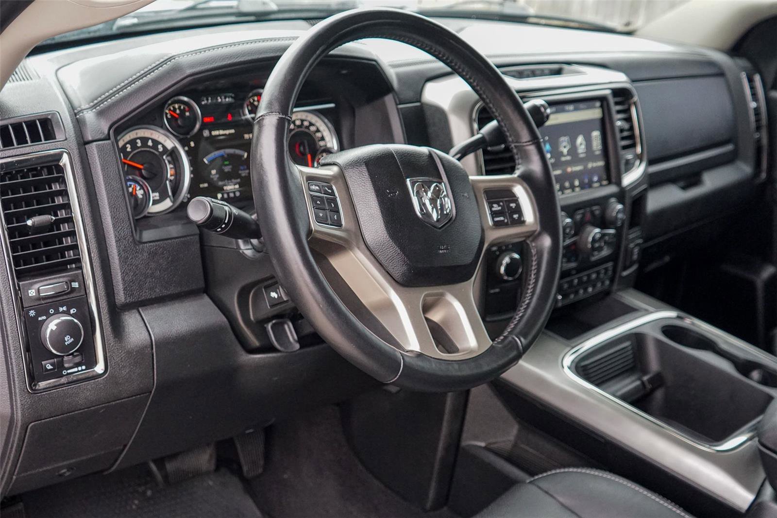 Used 2018 RAM 2500 Laramie w/ Sport Appearance Group AWD/4WD image 9