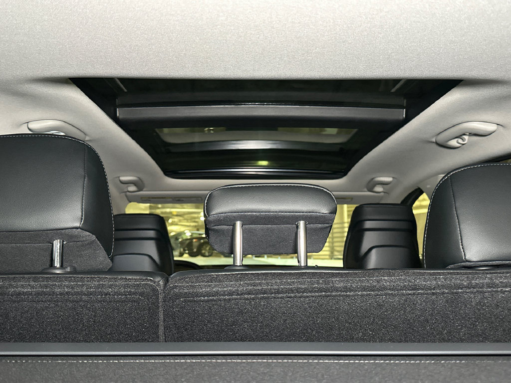New 2026 Kia Sportage EX w/ EX Panorama Roof Package FWD image 8