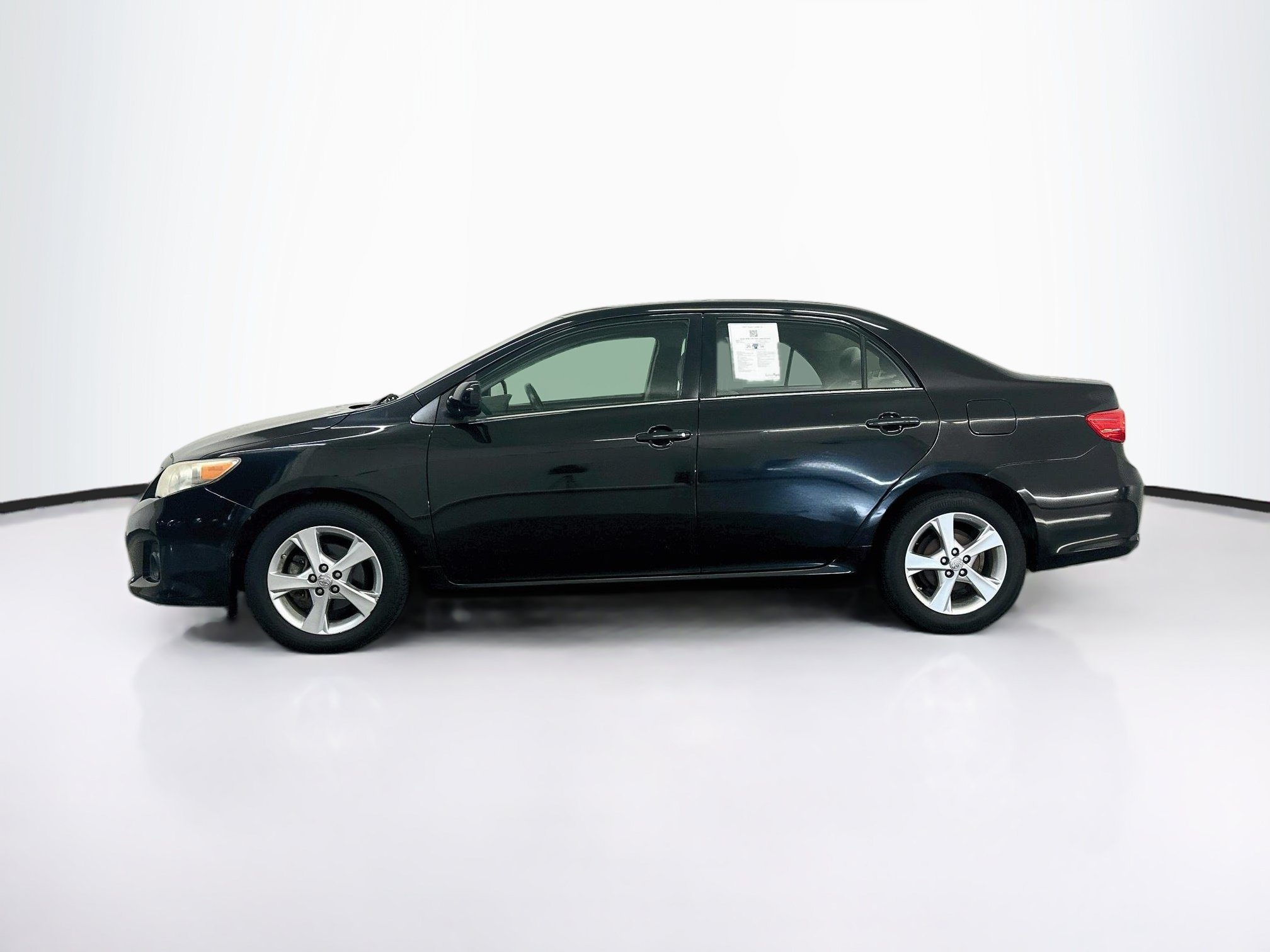 Used 2013 Toyota Corolla LE w/ Premium Pkg FWD image 4