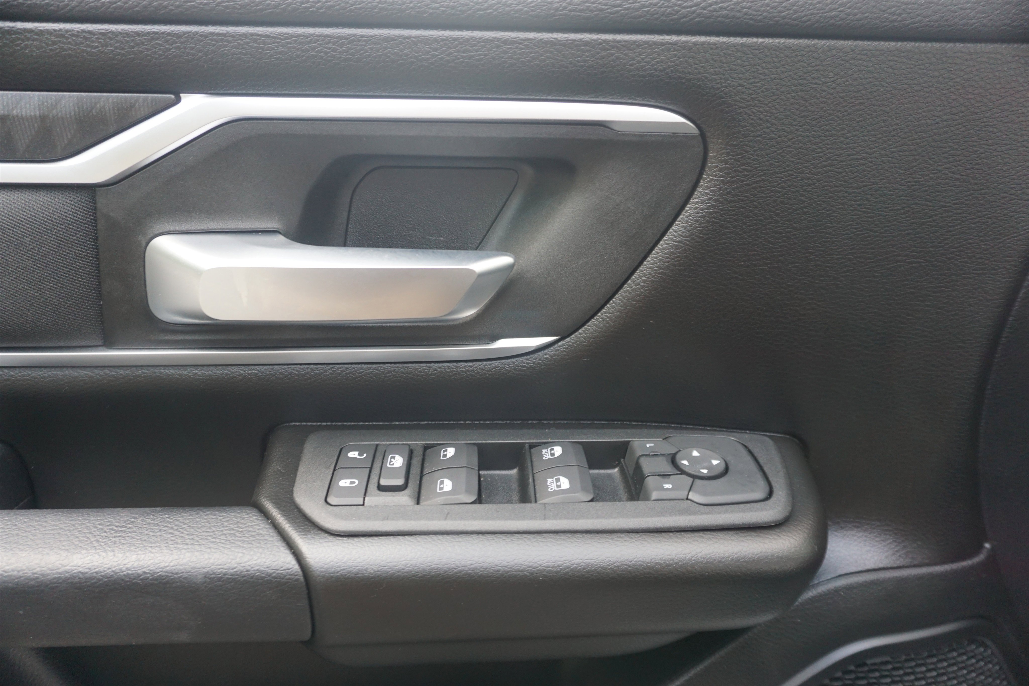 Used 2025 RAM 1500 Big Horn image 15