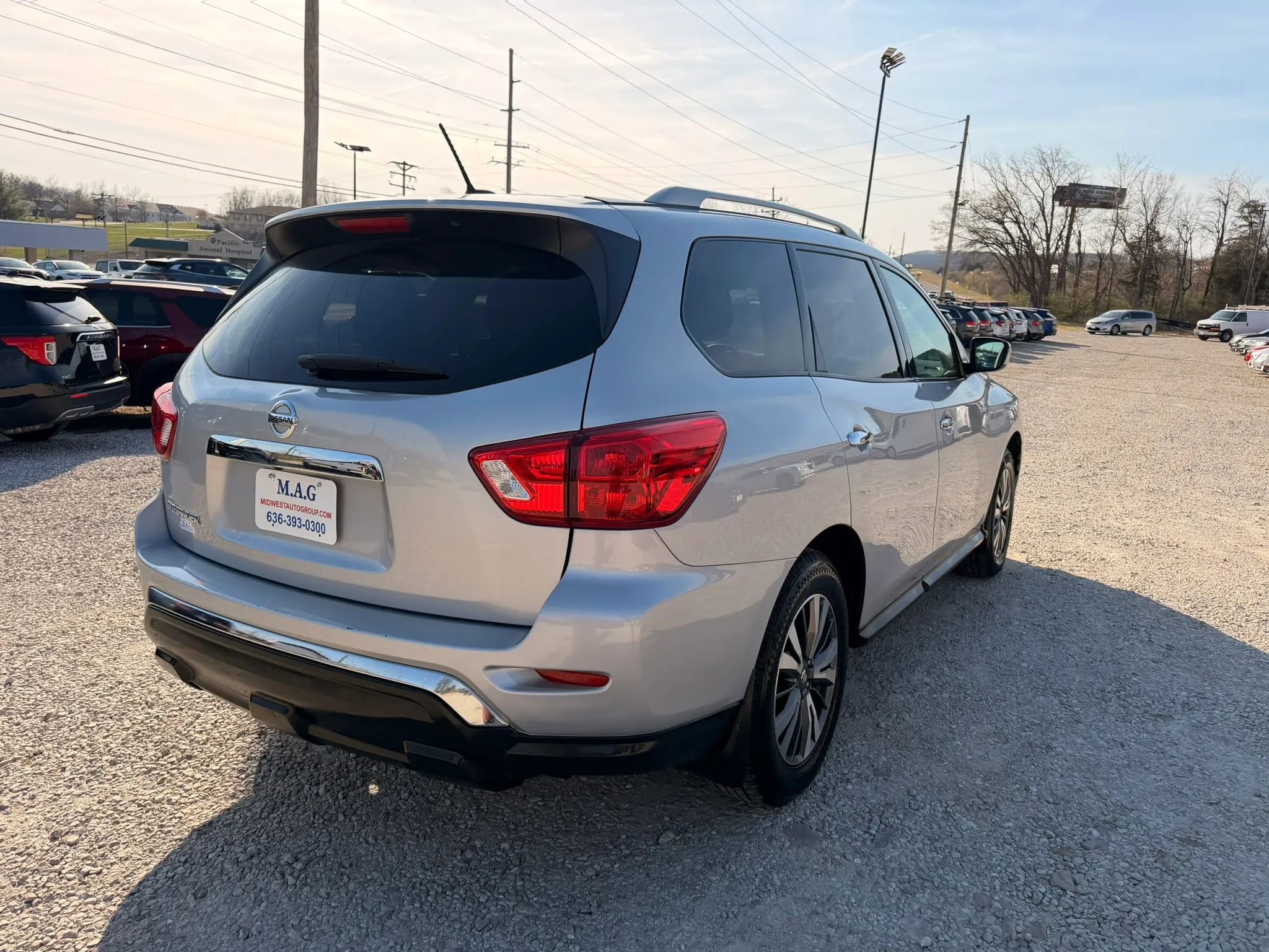 Used 2017 Nissan Pathfinder S FWD image 5