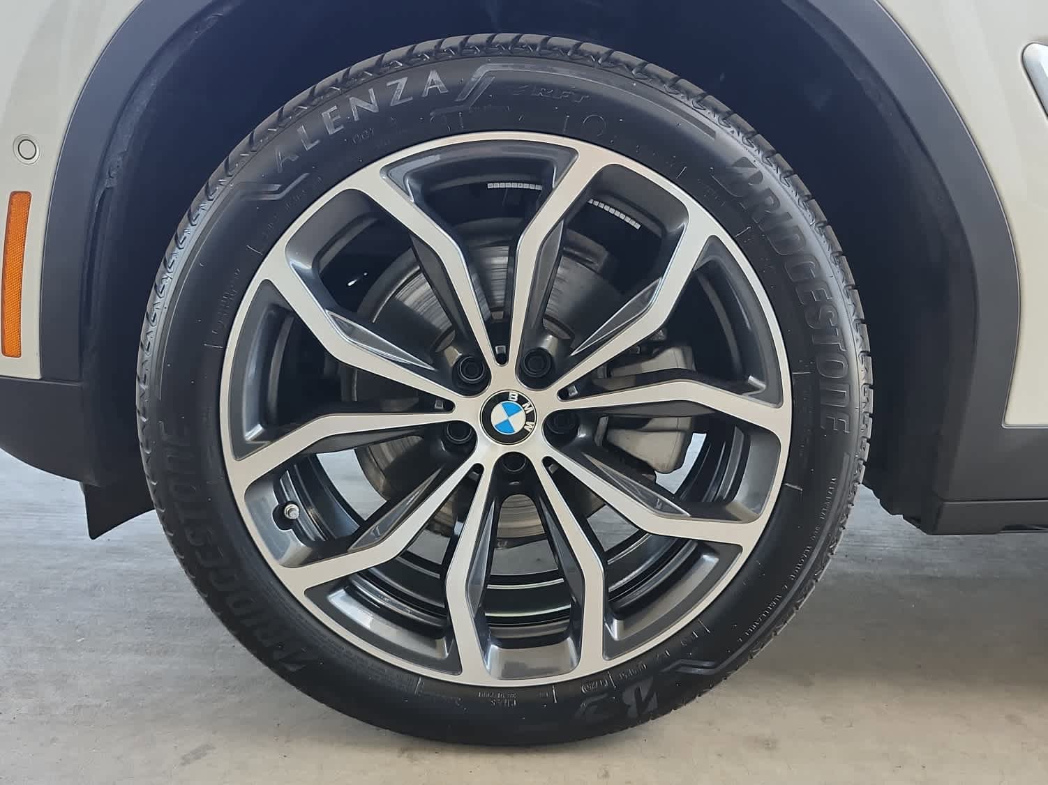 Used 2025 BMW X4 xDrive30i w/ Premium Package AWD/4WD image 7