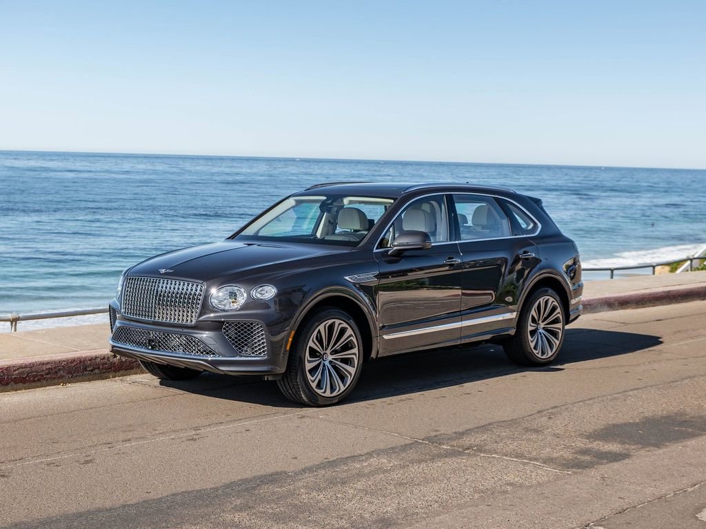 Used 2025 Bentley Bentayga image 1
