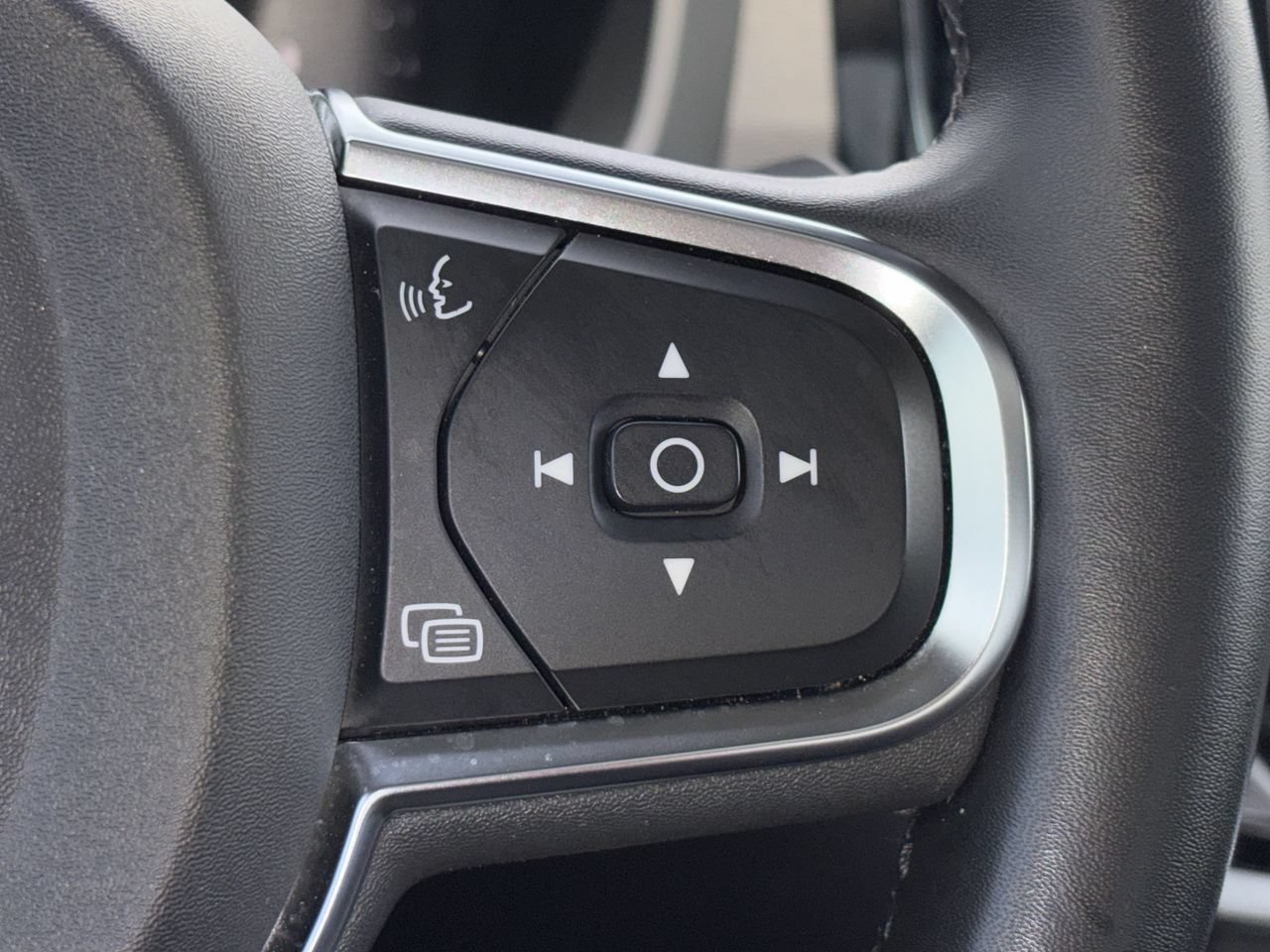 Used 2024 Volvo S60 B5 Core FWD image 10