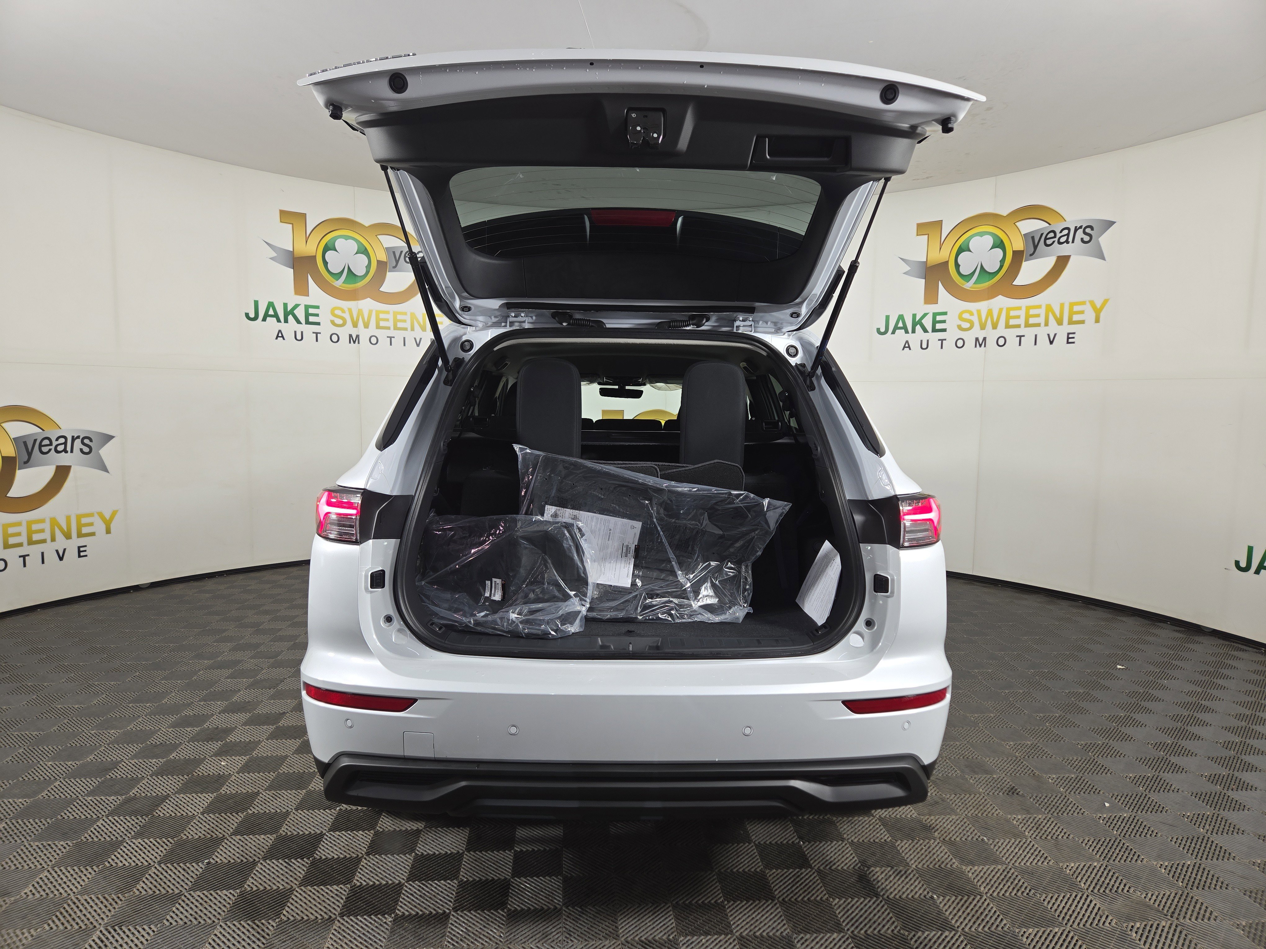 New 2025 Mitsubishi Outlander ES image 30