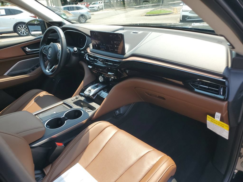 Certified 2026 Acura MDX w/ Technology Package FWD image 4