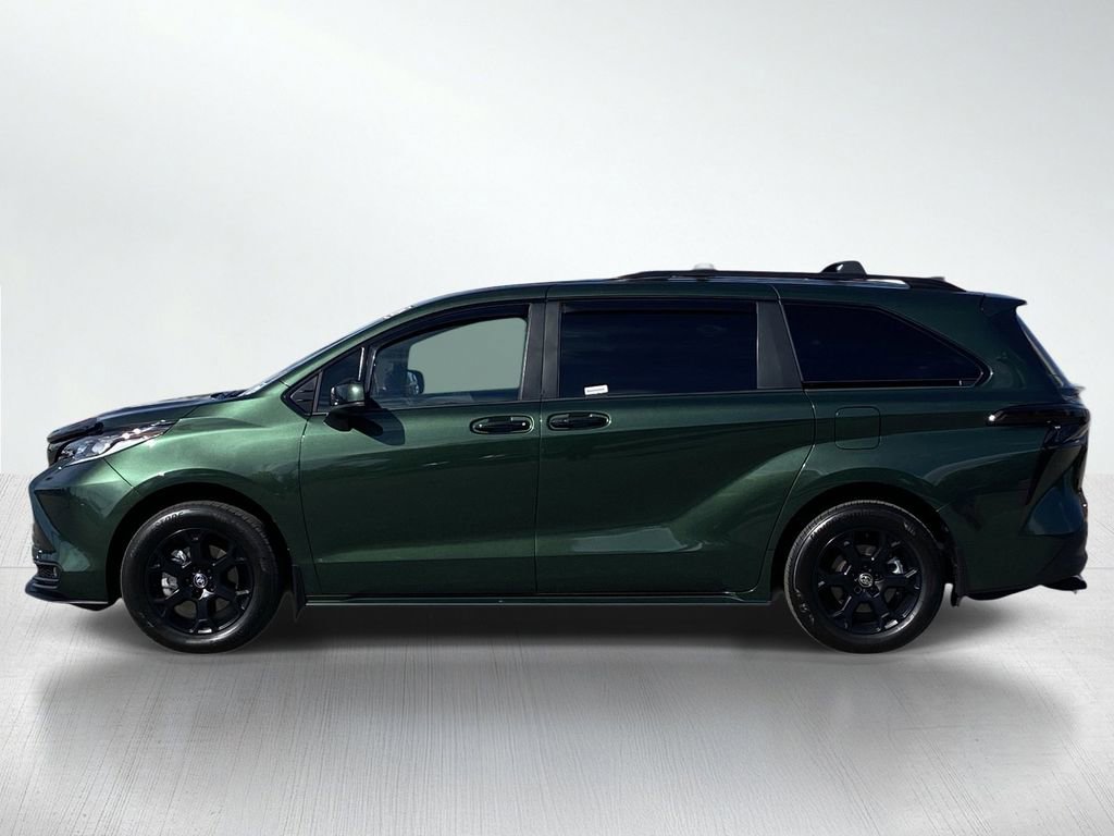Certified 2025 Toyota Sienna XLE Woodland Edition image 2