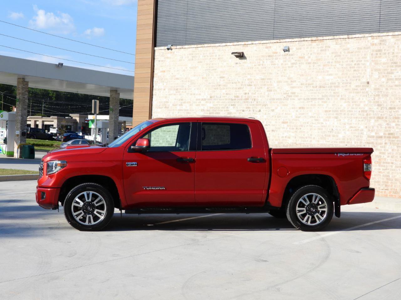 Used 2018 Toyota Tundra CrewMax SR5 w/ TRD Sport Package RWD image 35