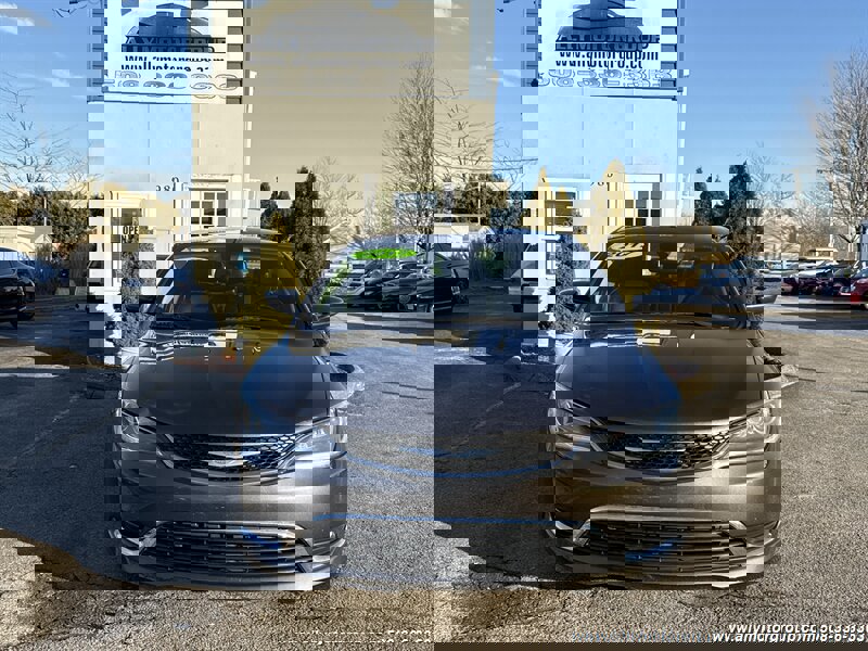 Used 2017 Chrysler 200 Limited Platinum image 2