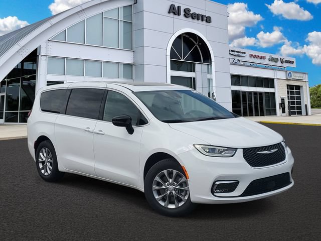 New 2026 Chrysler Pacifica Limited w/ Trailer Tow Group AWD/4WD image 1