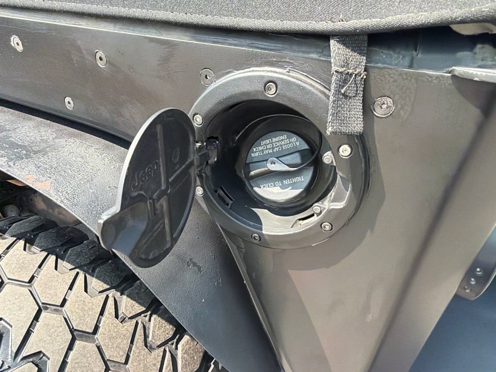 Used 2018 Jeep Wrangler Unlimited Rubicon AWD/4WD image 48