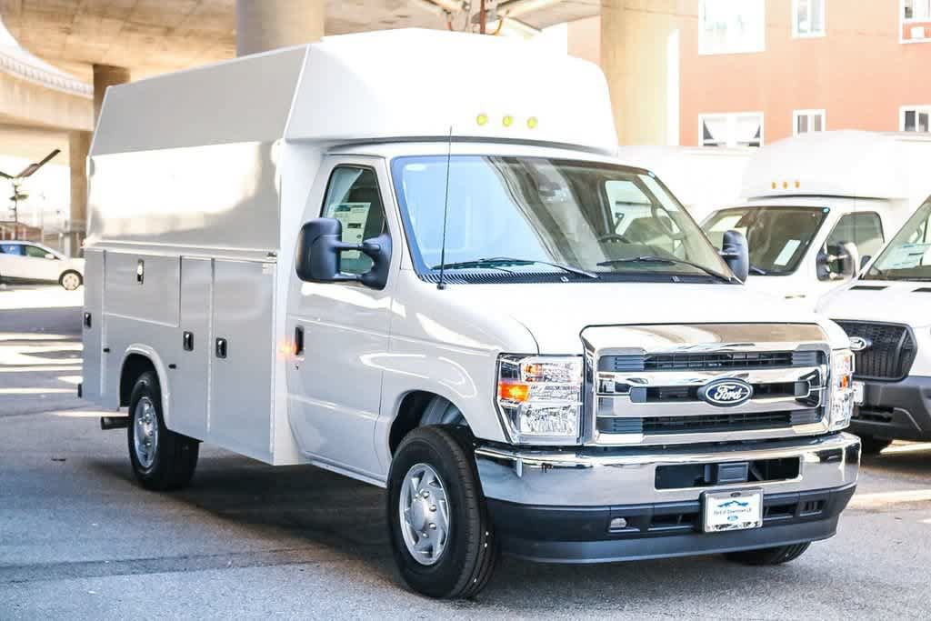 New 2026 Ford E-350 and Econoline 350 Super Duty w/ Power Equipment Group RWD image 5