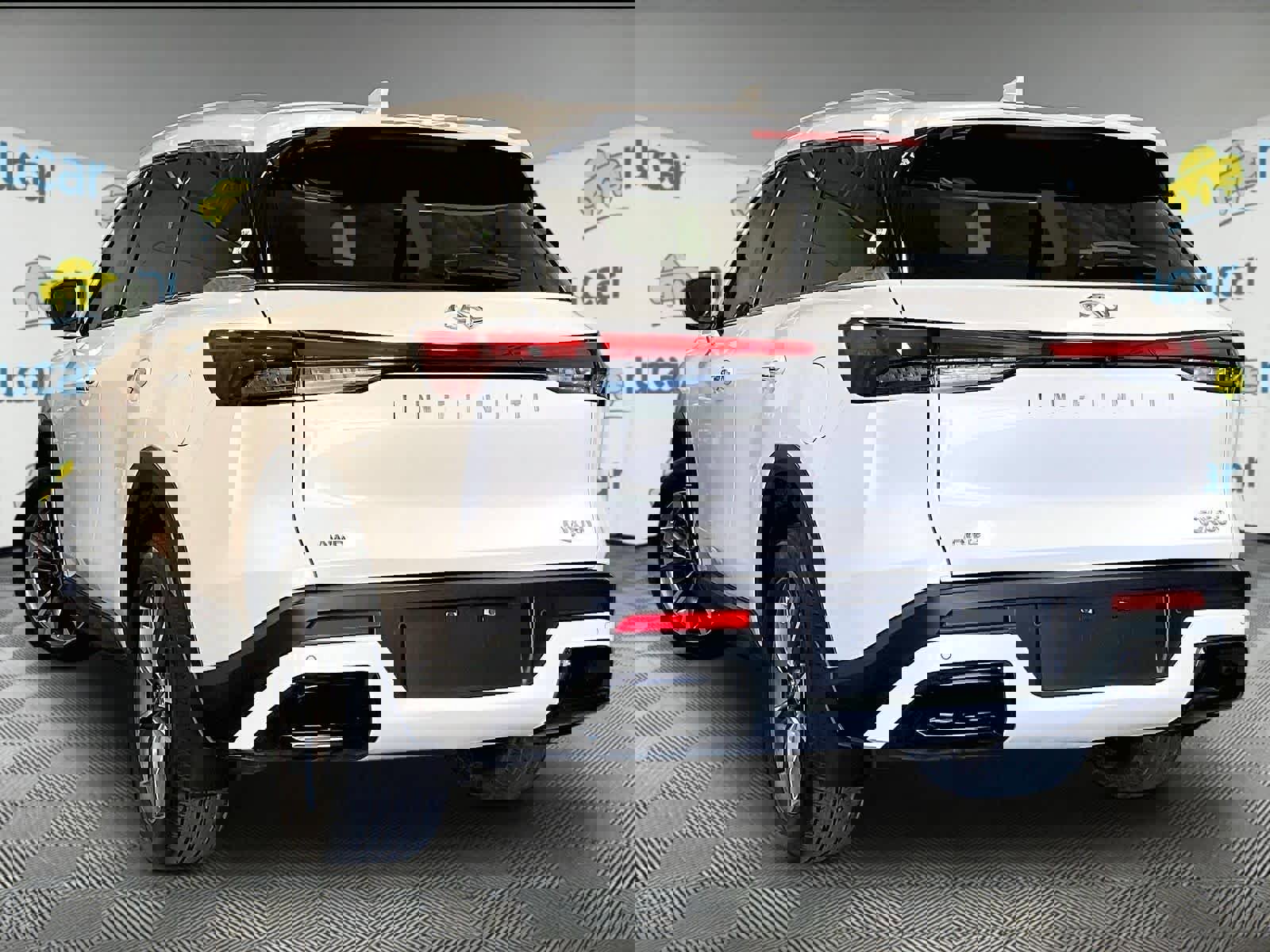 Used 2023 INFINITI QX60 Luxe w/ Performance Audio Package AWD/4WD image 4