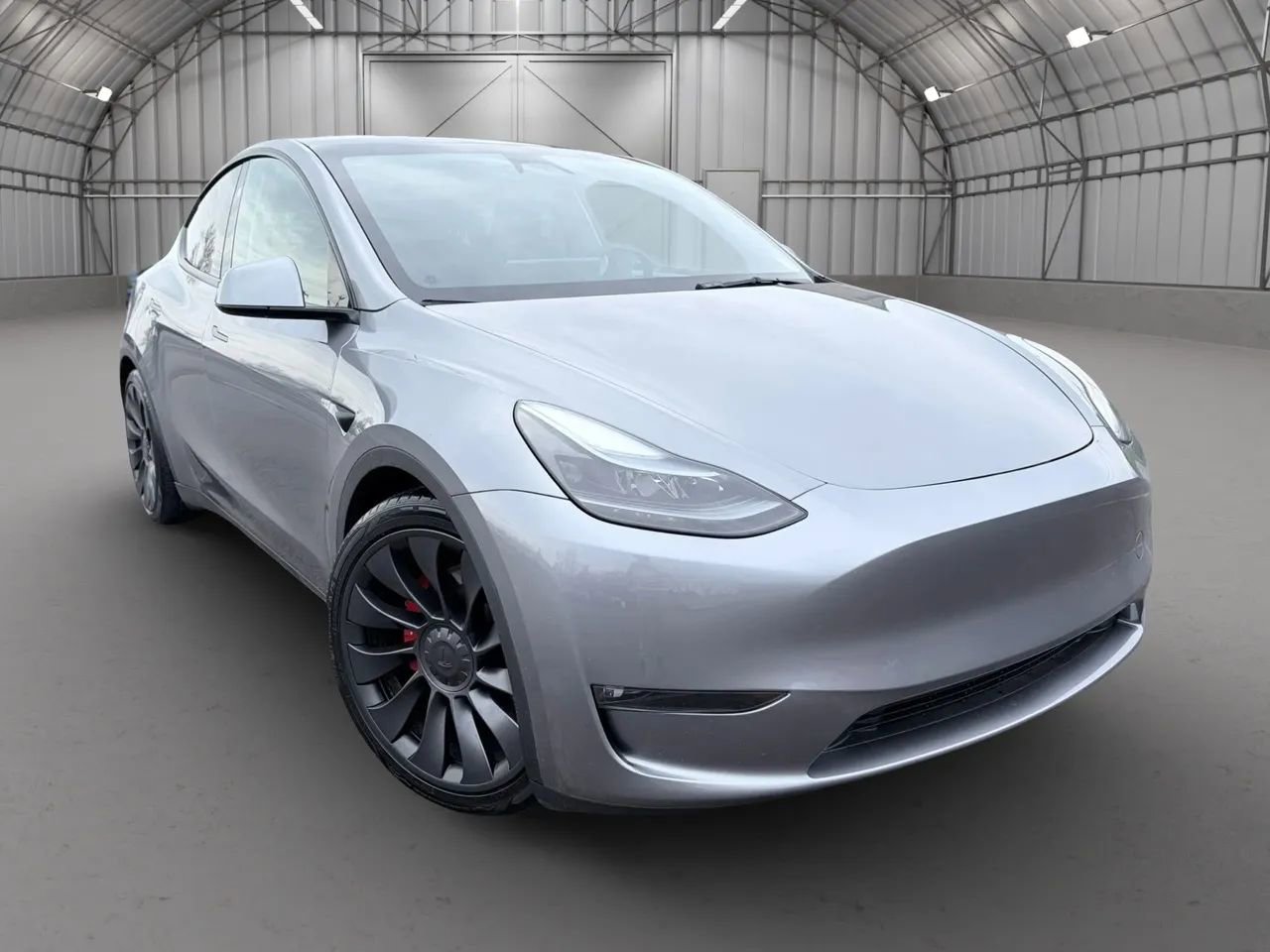 Used 2025 Tesla Model Y Performance image 2