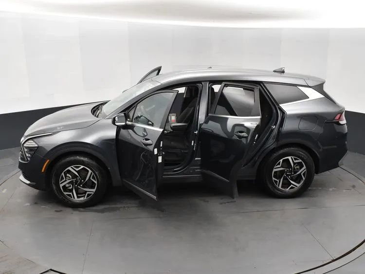 Used 2024 Kia Sportage LX image 7
