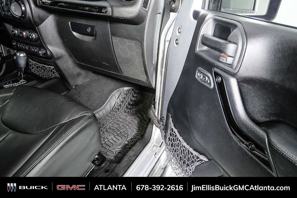 Used 2015 Jeep Wrangler Unlimited Sahara AWD/4WD image 22