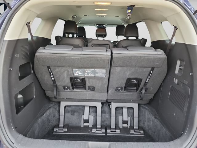 Used 2024 Kia Carnival LX FWD image 13