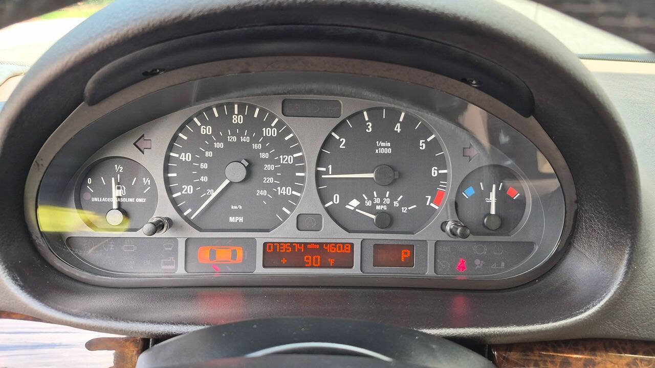 Used 2004 BMW 325xi Sedan AWD/4WD image 36