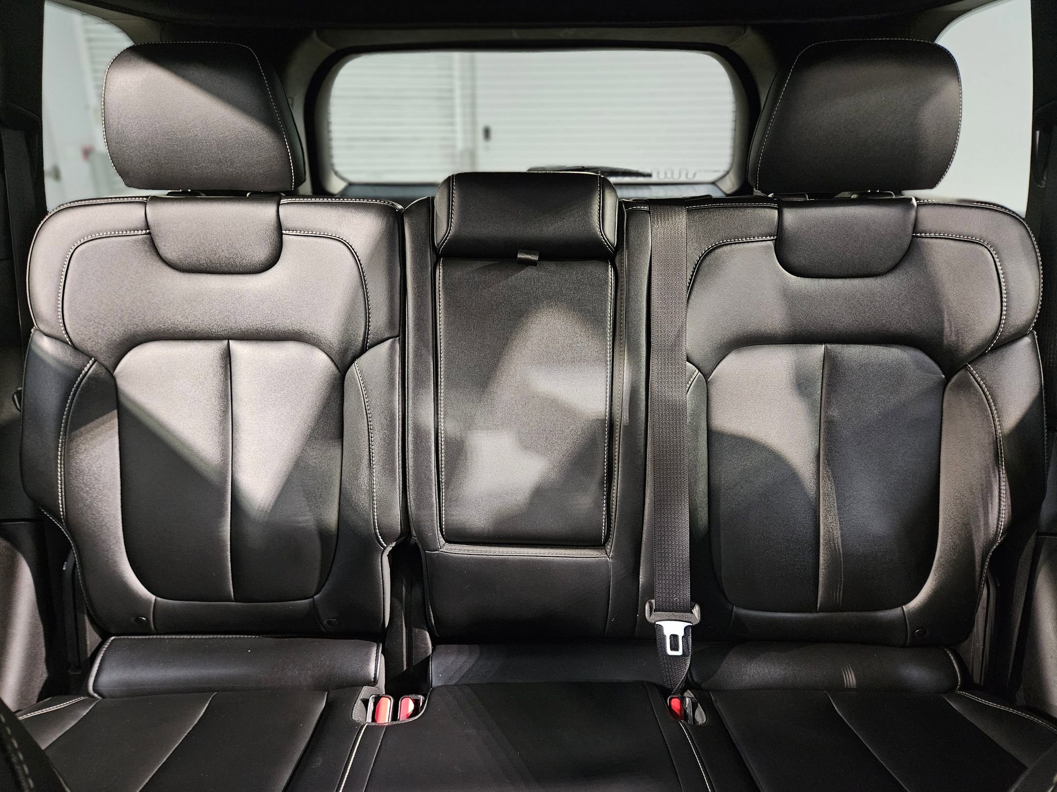 Used 2024 Jeep Grand Cherokee Limited image 13