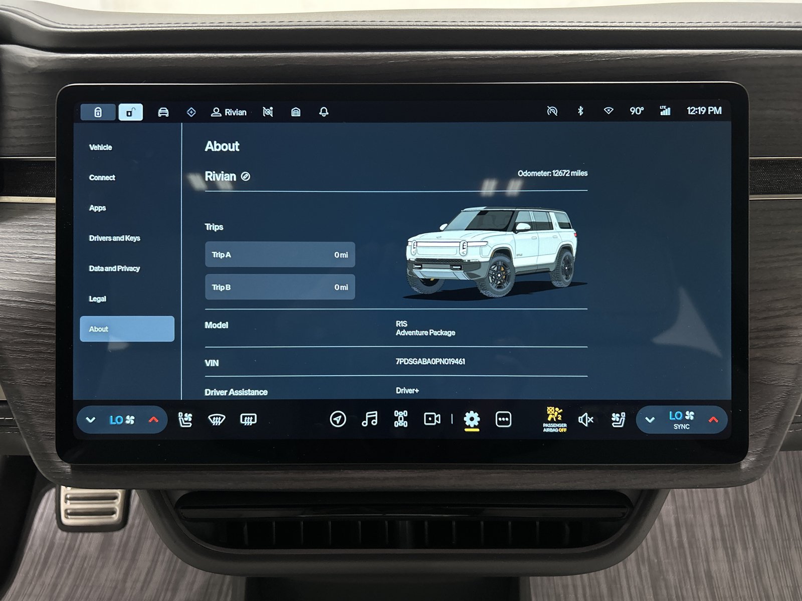 Used 2023 Rivian R1S Adventure AWD/4WD image 29