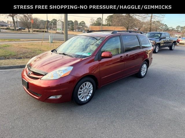 Used 2010 Toyota Sienna XLE image 7