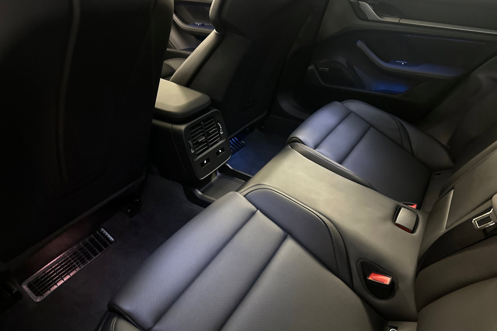 New 2025 Porsche Taycan 4S image 14