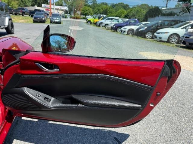 Used 2016 MAZDA MX-5 Miata Club RWD image 6