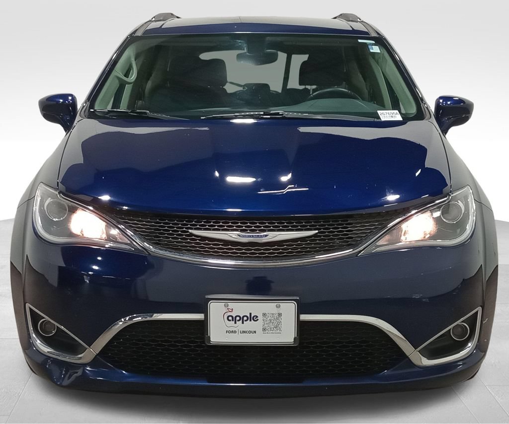 Used 2019 Chrysler Pacifica Touring Plus w/ Tire & Wheel Group FWD image 10